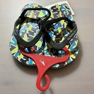 Speedo Toddler Swim Flip Flops, Geometric Abstract Print, Size 5/6
